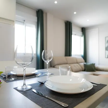 Aac Malaga - Apartamento Muy Comodo Y Bien Comunicado, A 1,3Km Del Centro Buitenkant foto